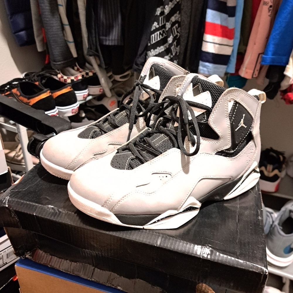 Jordan true flight cool grey
